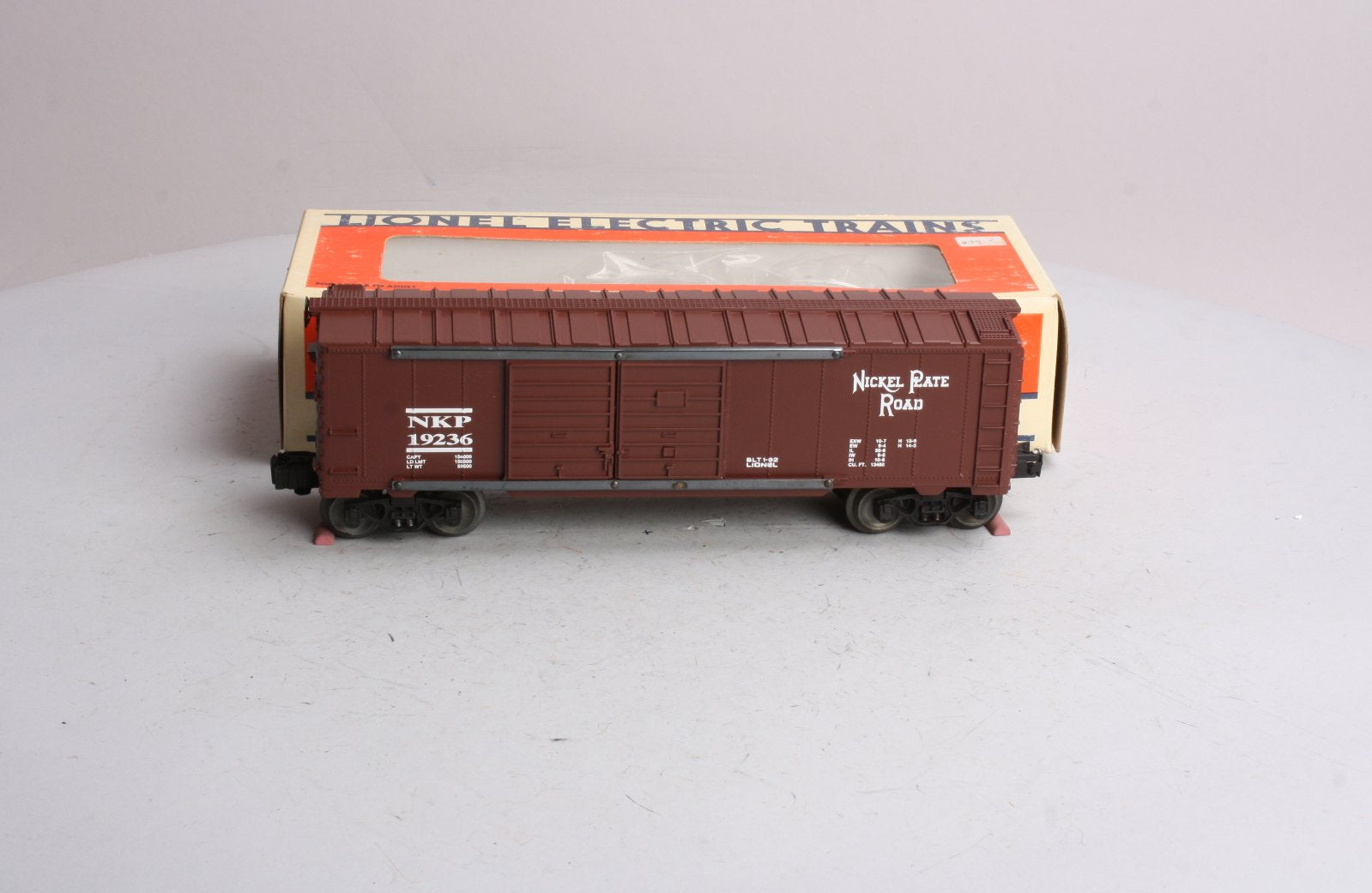 Lionel 6-19236 Nickel Plate Road Double-door boxcar Lionel 6-19236 Nickel Plate Road Double-door boxcar