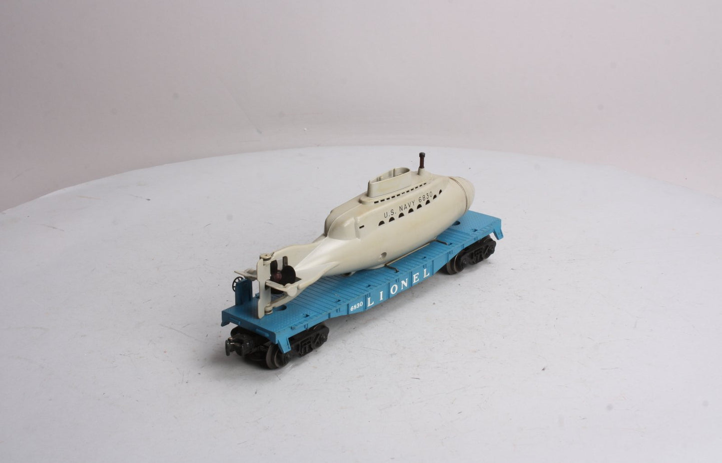 Lionel 6830 Vintage O Flatcar w/ Non Operating Submarine