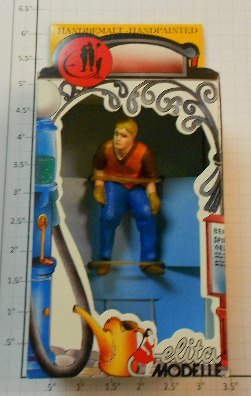Elita Modelle 10056 Siting man with orange vest figure