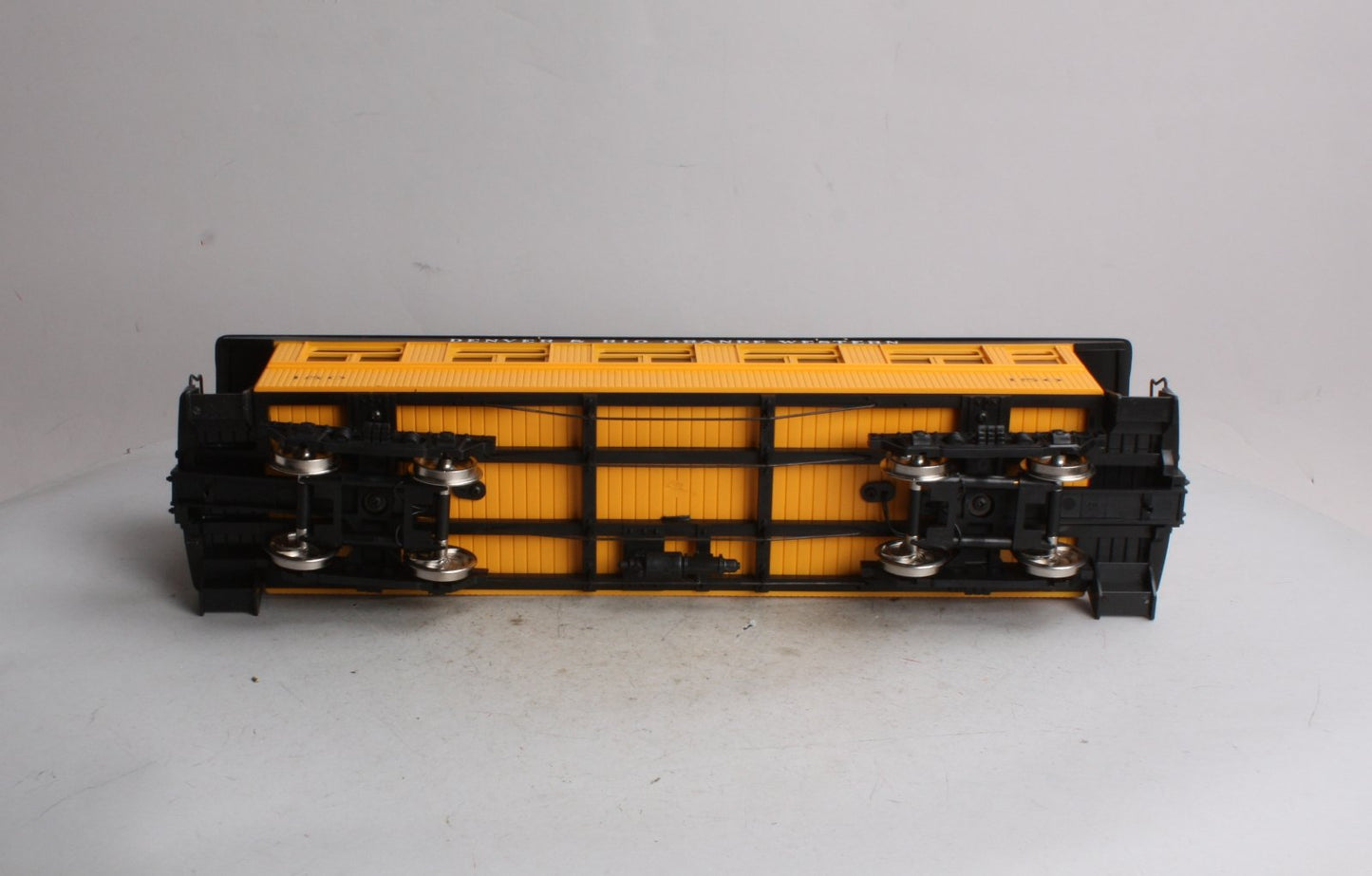 Hartland 06217 G Scale Denver & Rio Grande Western Long Passenger Coach