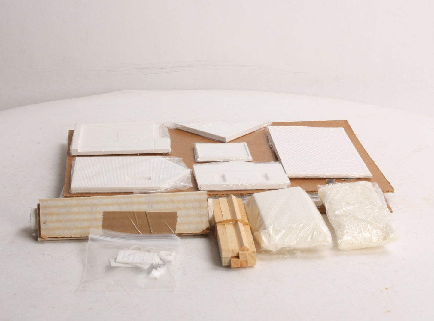 Railroad Kits EF06 HO Fill-er-up Gas Station & Grocery By Ed Fulasz Building Kit