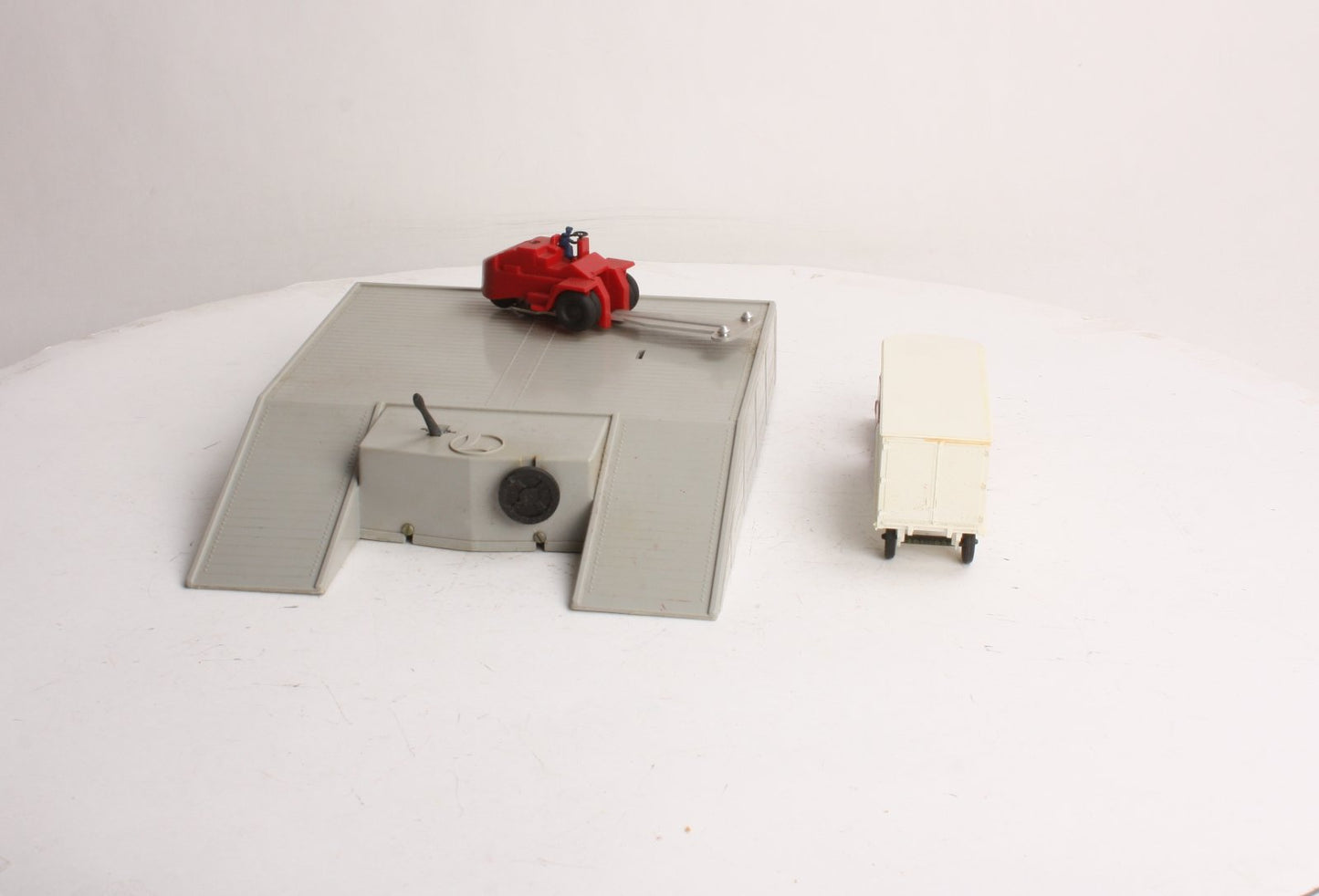 Lionel 461 Vintage O Platform w/ Truck and Trailer