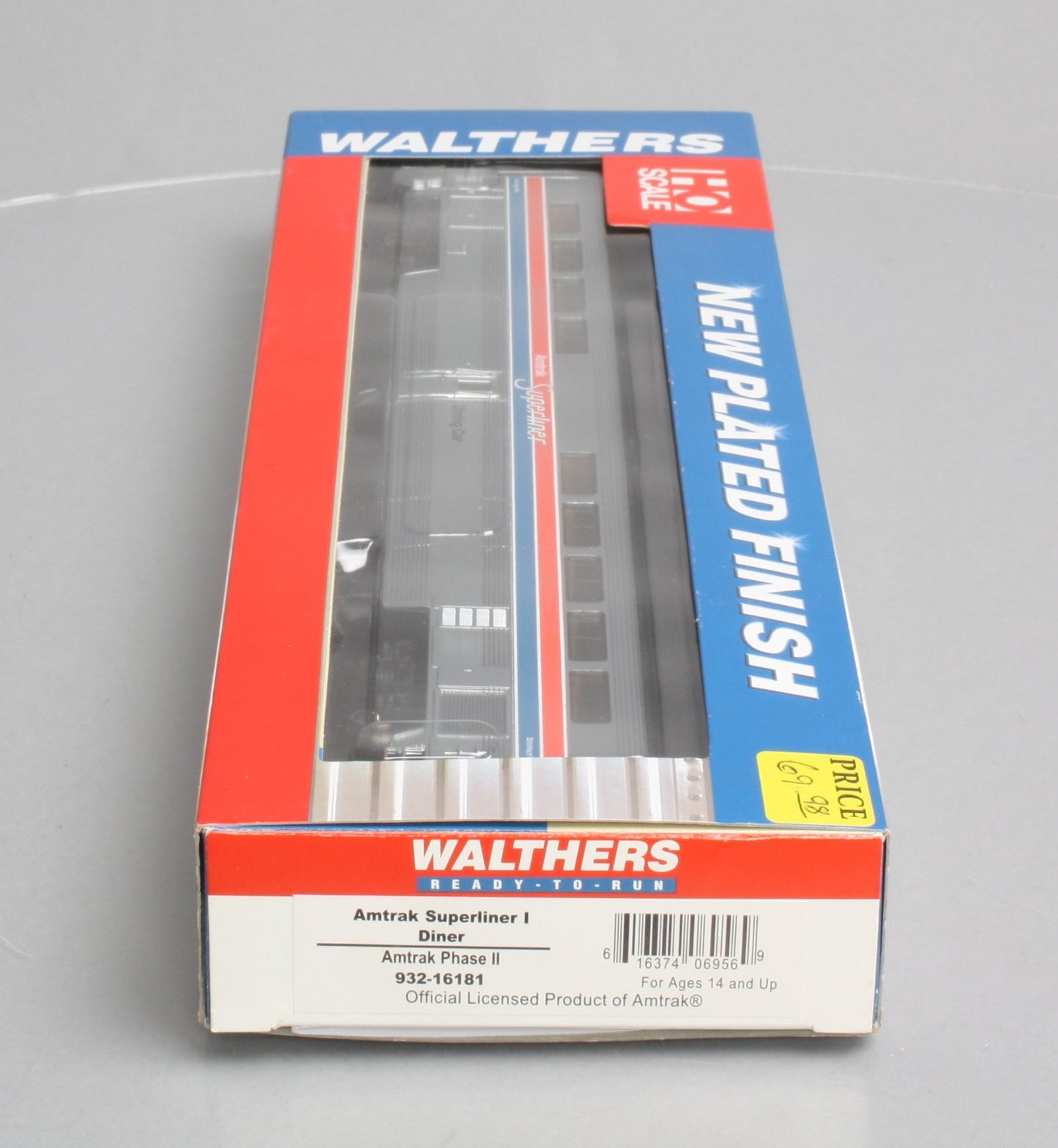 Walthers 932-16181 HO Scale Amtrak Superliner Diner Car