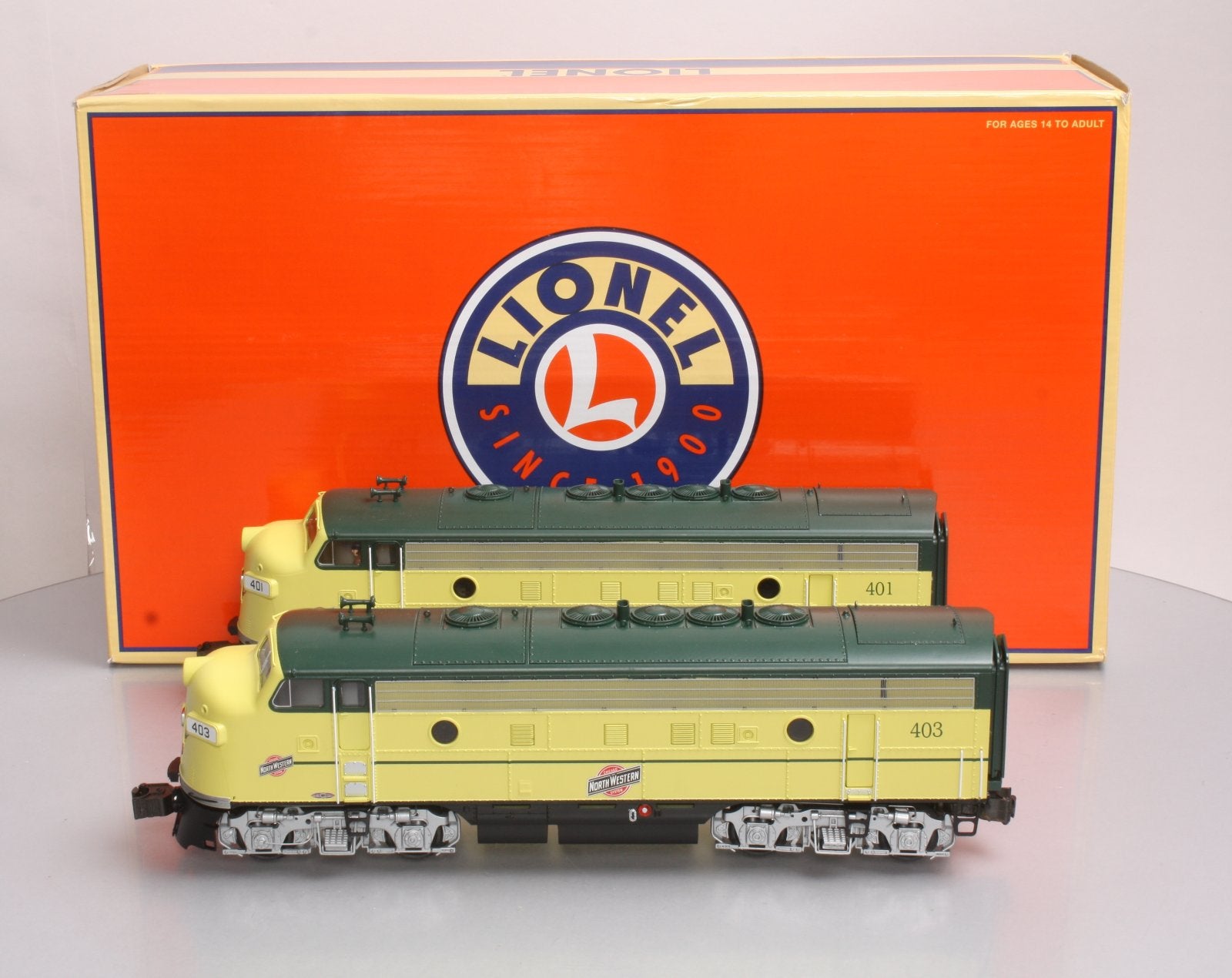 Lionel 6-38754 O C&NW Legacy F-7 AA Diesel Locomotive Set #401