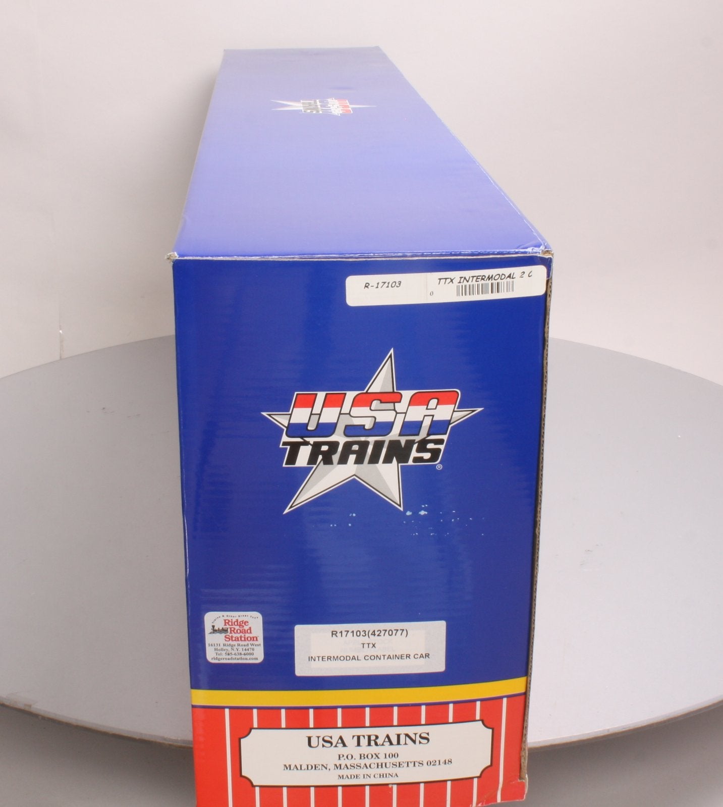 USA Trains R17103 G TTX Gunderson Husky Stack with Container (Set of 3)