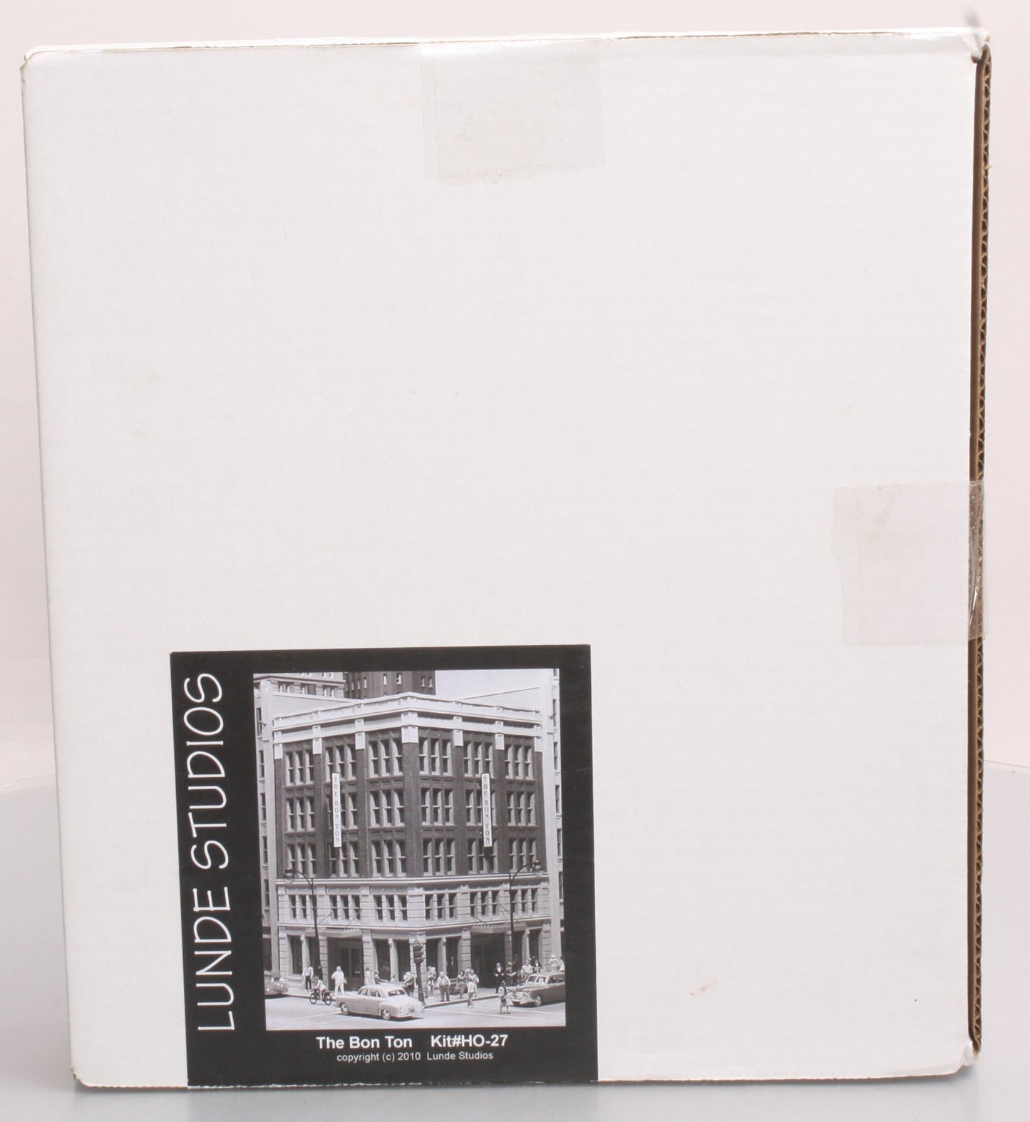 Lunde Studios HO-27 The Bon Ton 5.5" Square x 8" H rESIN Building Kit
