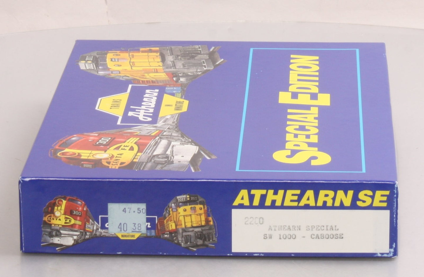 Athearn 2200 HO Athearn SW-1000 and Caboose #96