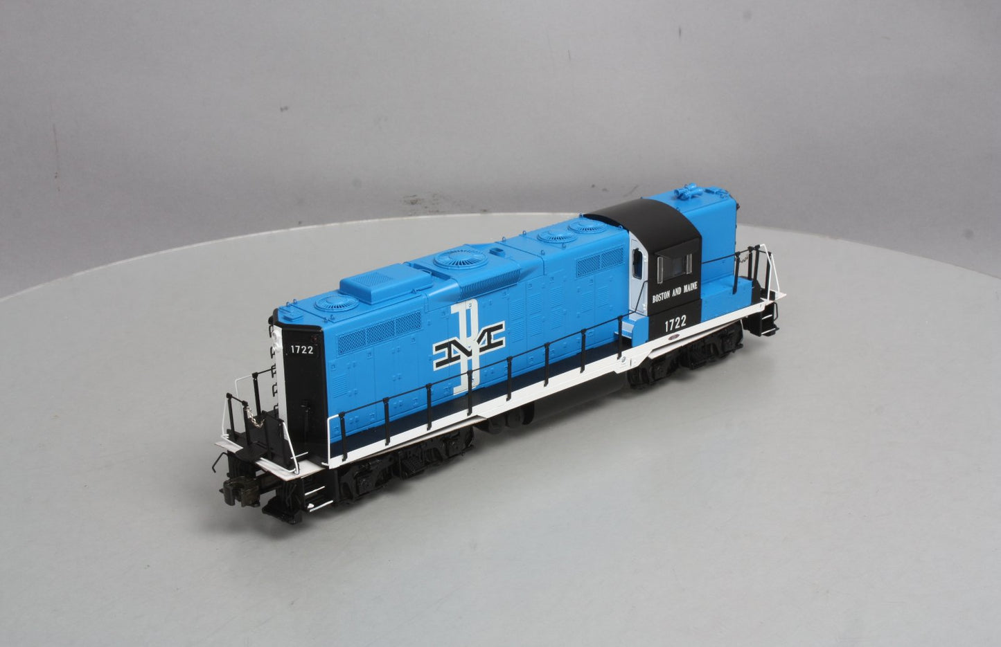 Lionel 6-38879 Boston & Maine Non-Powered GP9 Diesel Locomotive #1722