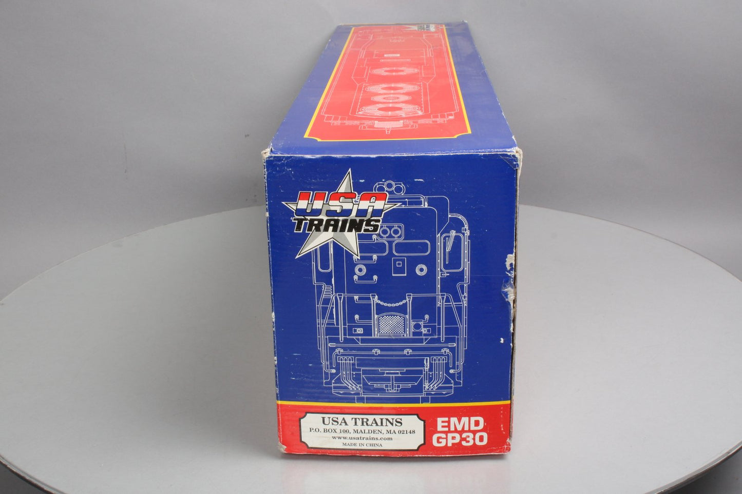 USA Trains R22460 G Chicago & North Western GP30 Powered Diesel Locomotive
