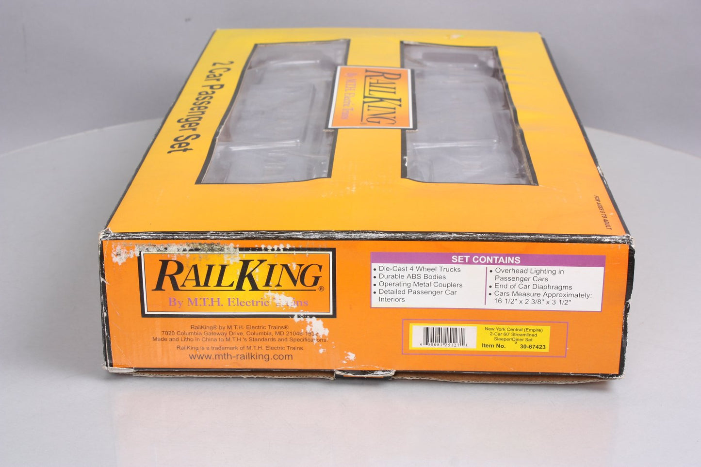 MTH 30-67423 O New York Central 60’ Streamlined Sleeper/Diner Set (Set of 2)