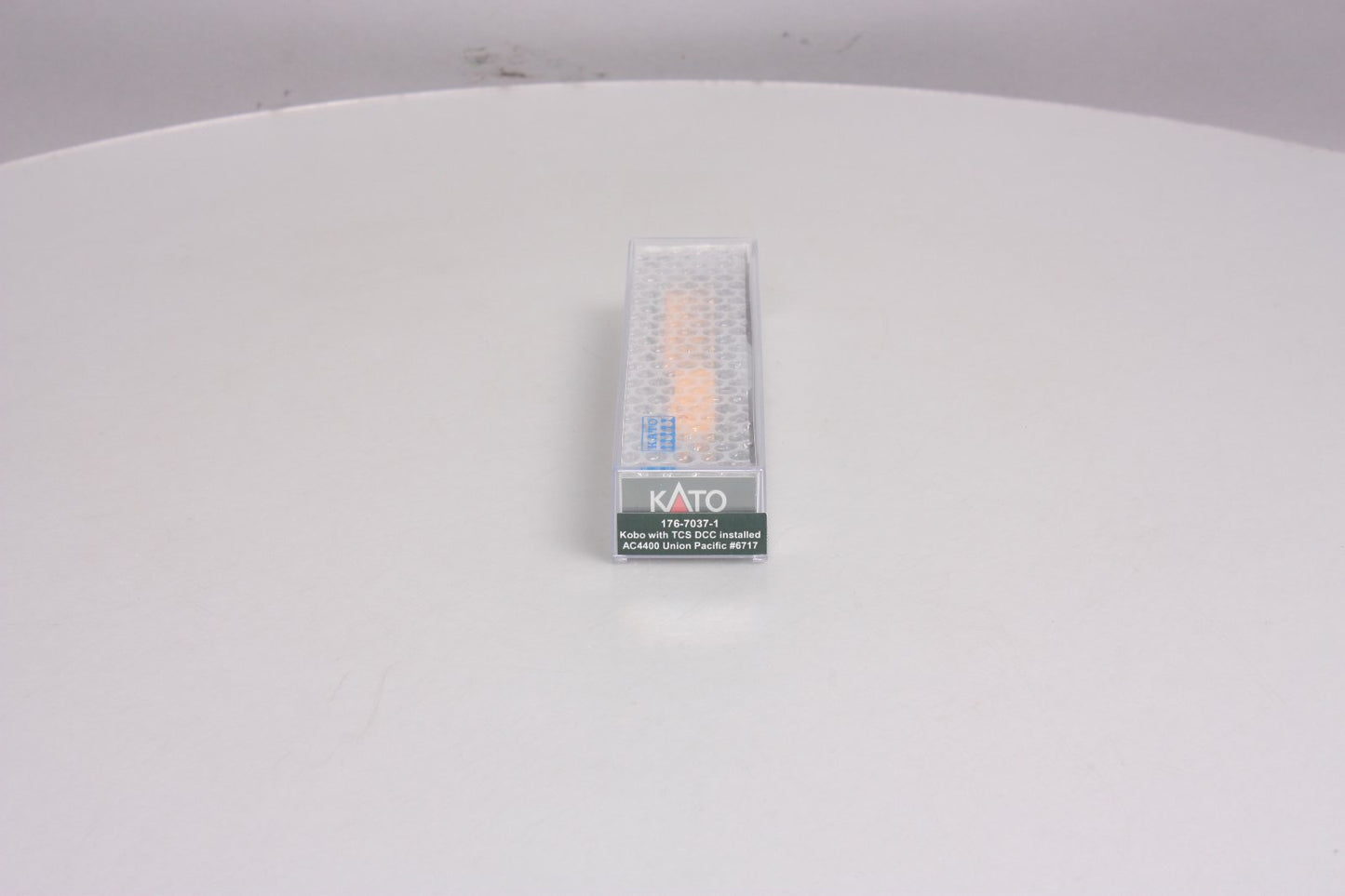 Kato 176-7037-1 N Union Pacific GE AC4400CW Diesel Locomotive #6717 with DCC