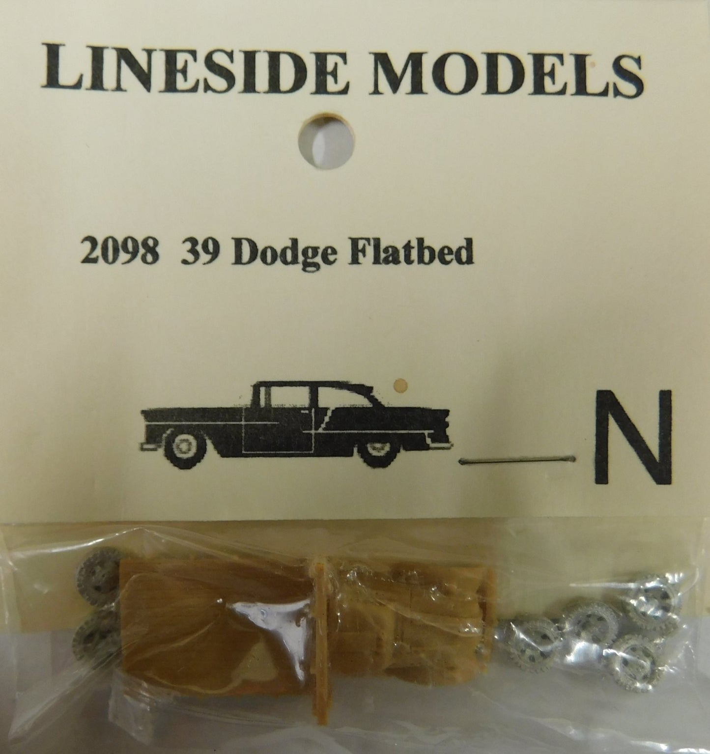 Lineside Models 2098 N 1939 Dodge Flatbed Truck Kit