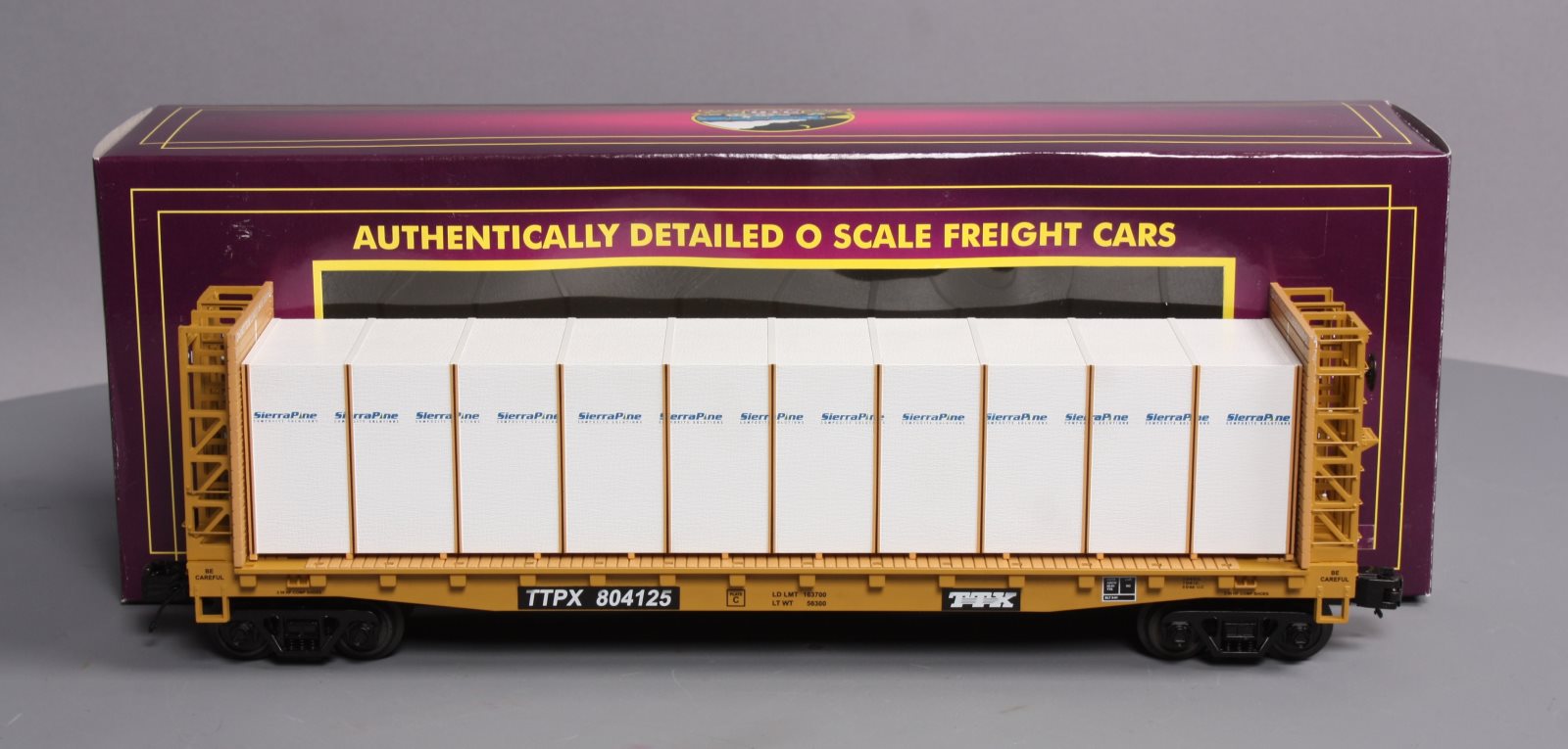 MTH 20-98662 TTX Flat Car w/Bulkheads w/Covered Wood Load V2 – Trainz