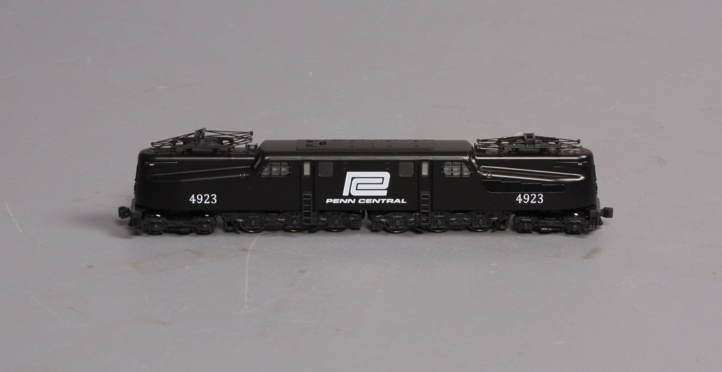 Kato 137-2024 N Scale Penn Central GG-1 Electric Locomotive w/ DC