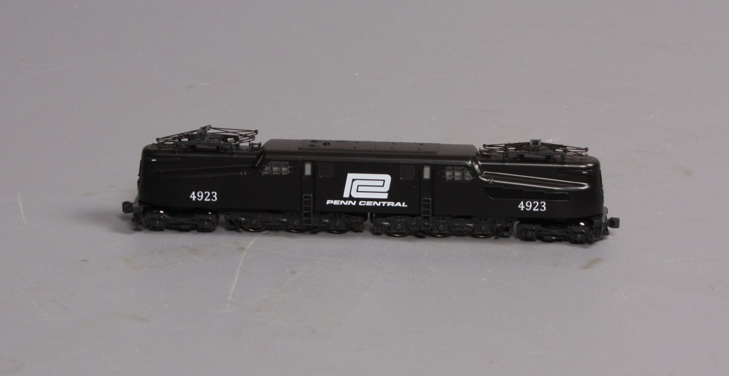 Kato 137-2024 N Scale Penn Central GG-1 Electric Locomotive w/ DC