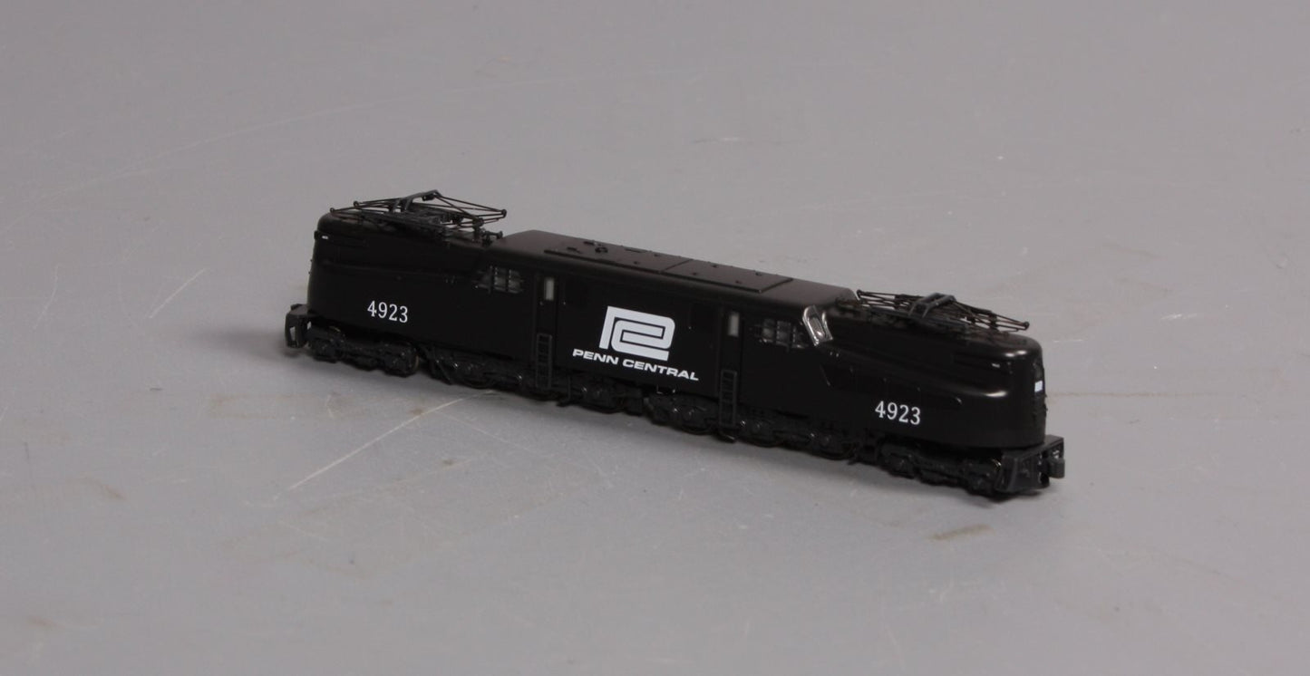 Kato 137-2024 N Scale Penn Central GG-1 Electric Locomotive w/ DC