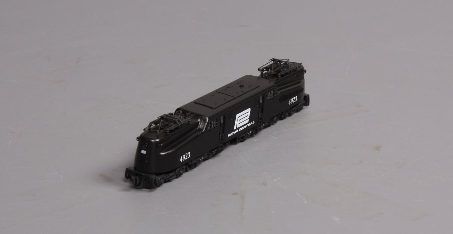 Kato 137-2024 N Scale Penn Central GG-1 Electric Locomotive w/ DC