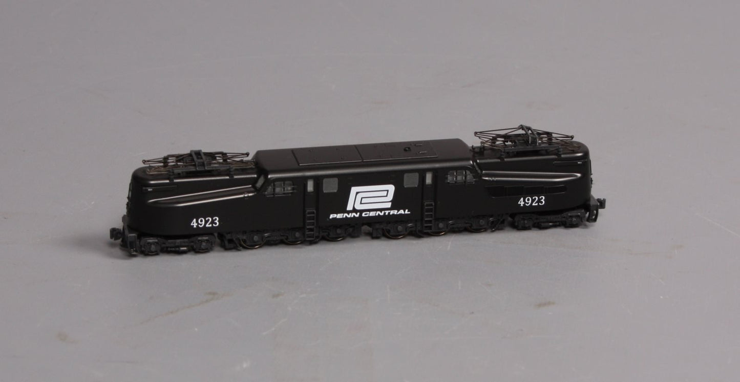 Kato 137-2024 N Scale Penn Central GG-1 Electric Locomotive w/ DC