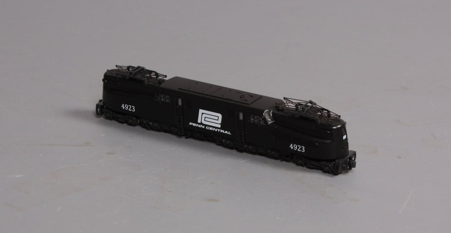 Kato 137-2024 N Scale Penn Central GG-1 Electric Locomotive w/ DC