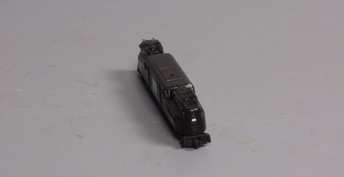 Kato 137-2024 N Scale Penn Central GG-1 Electric Locomotive w/ DC