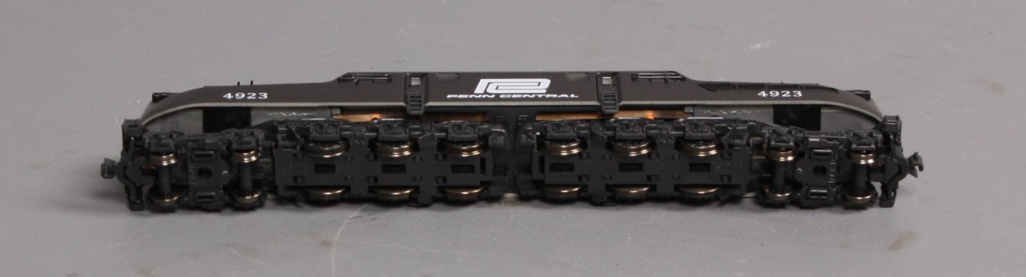 Kato 137-2024 N Scale Penn Central GG-1 Electric Locomotive w/ DC