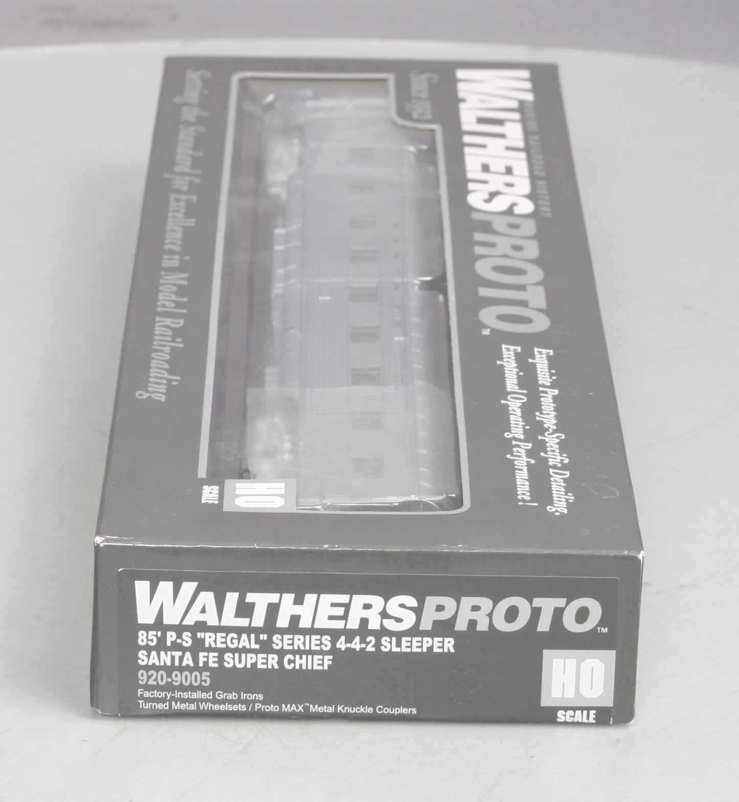 Walthers 920-9005 HO ATSF 85' PS Series 4-4-2 Sleeper