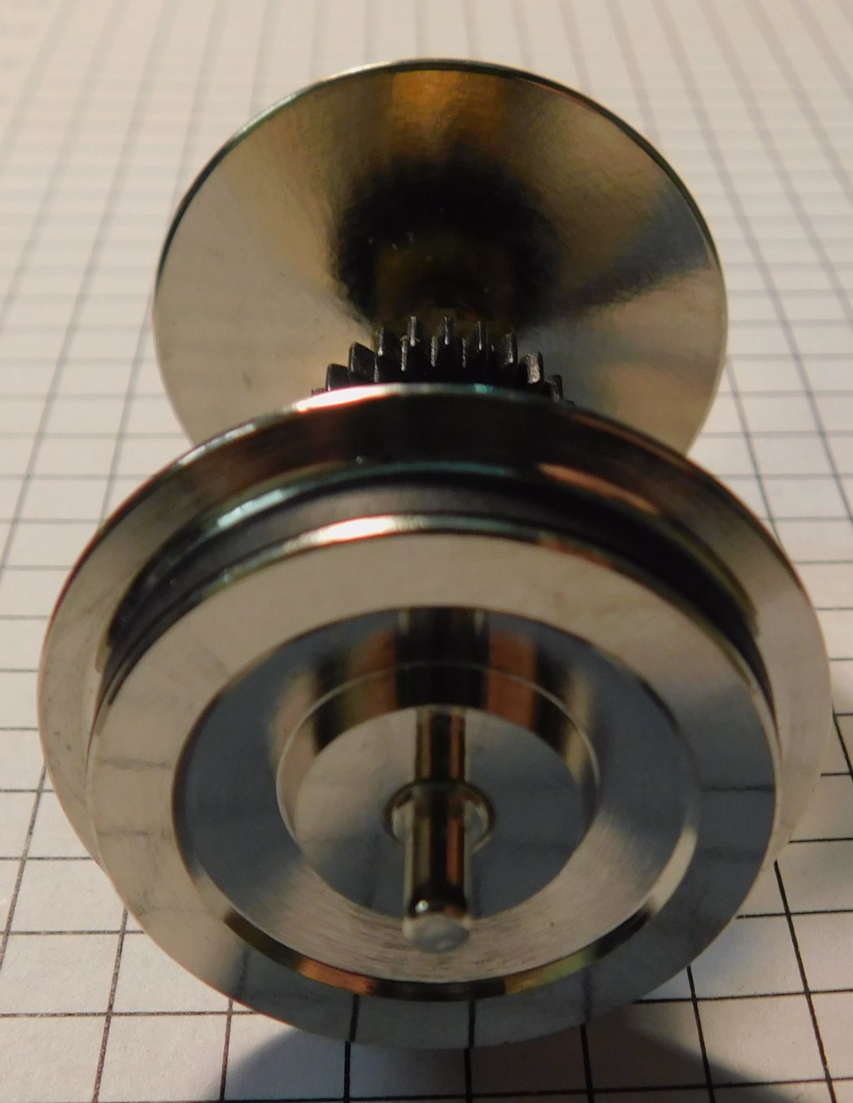 USA Trains R22-421 G SD40-2 Diesel Metal Wheel Set with Gear, Tires, & Bearings