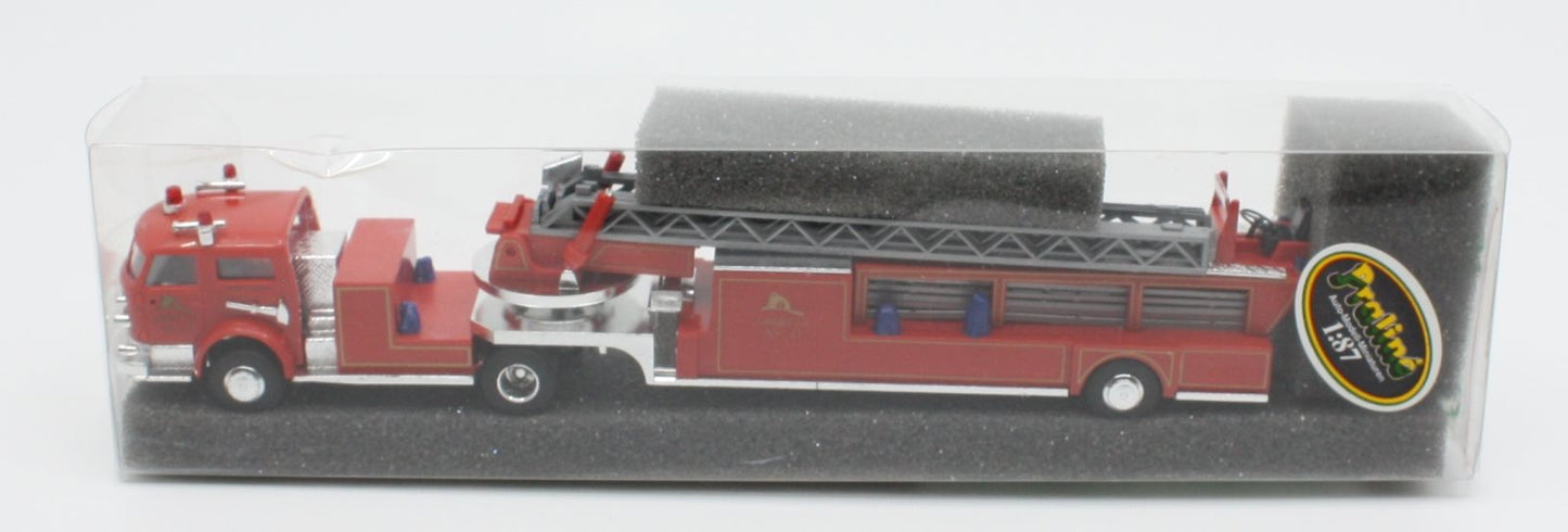Busch 46004 American La France Ladder Co. Fire Truck No. 11