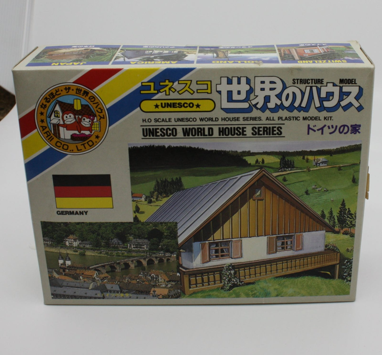 ARII AR963-300 HO Unesco World House Series Germany Building Kit #3
