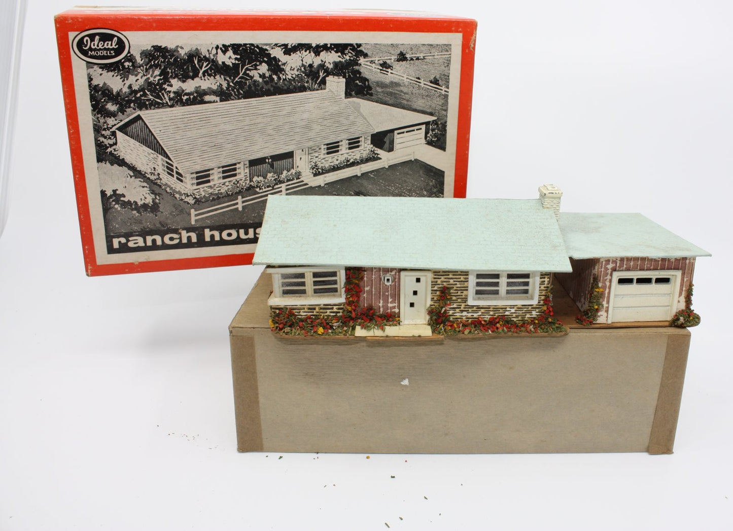 Ideal B-251 HO Ranch House Built Up