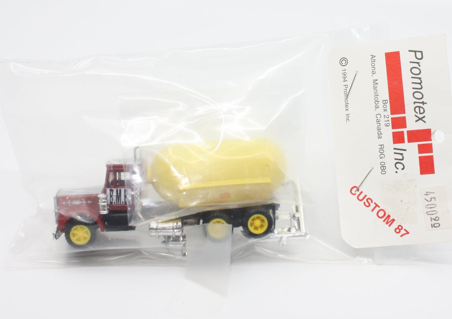 Herpa 450090 HO B.M.B. W-900 Propane Truck