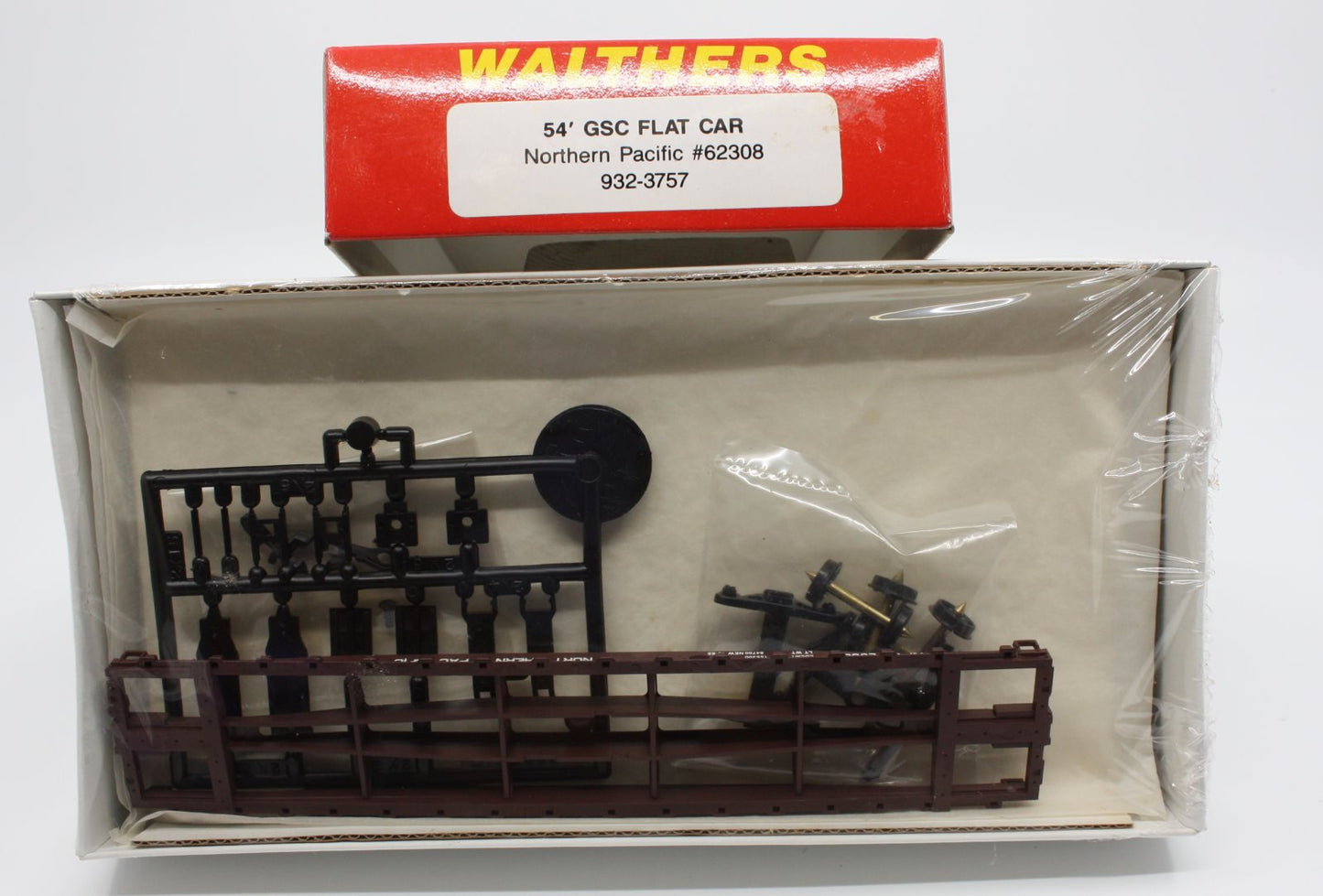 Walthers 932-3757 HO Scale Northern Pacific 54' GSC Flat Car # 62375 Kit