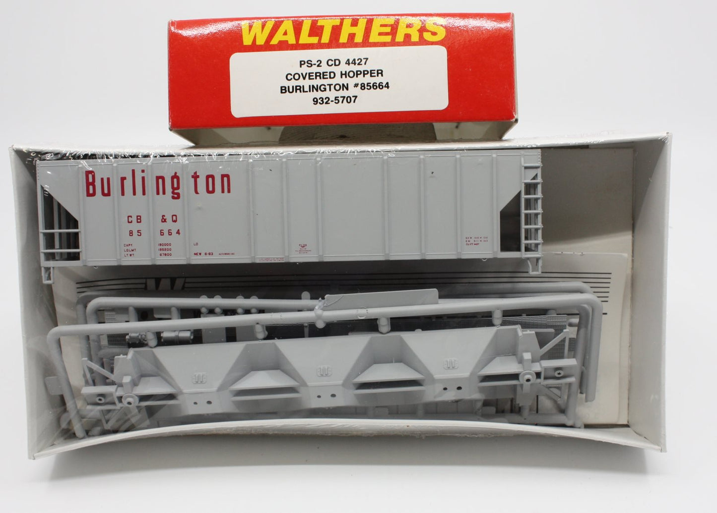 Walthers 932-5707 HO PS-2 CD 4427 Covered Hopper Burlington Kit #85664