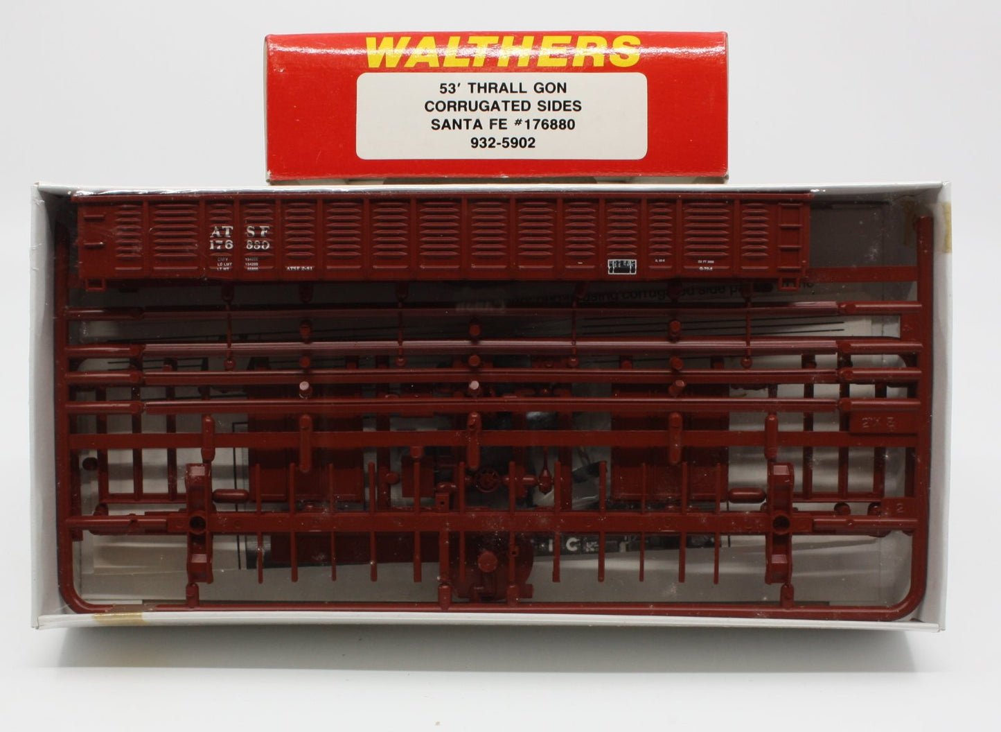 Walthers 932-5902 HO 53' Thrall Gon Corrugated Sides Santa Fe