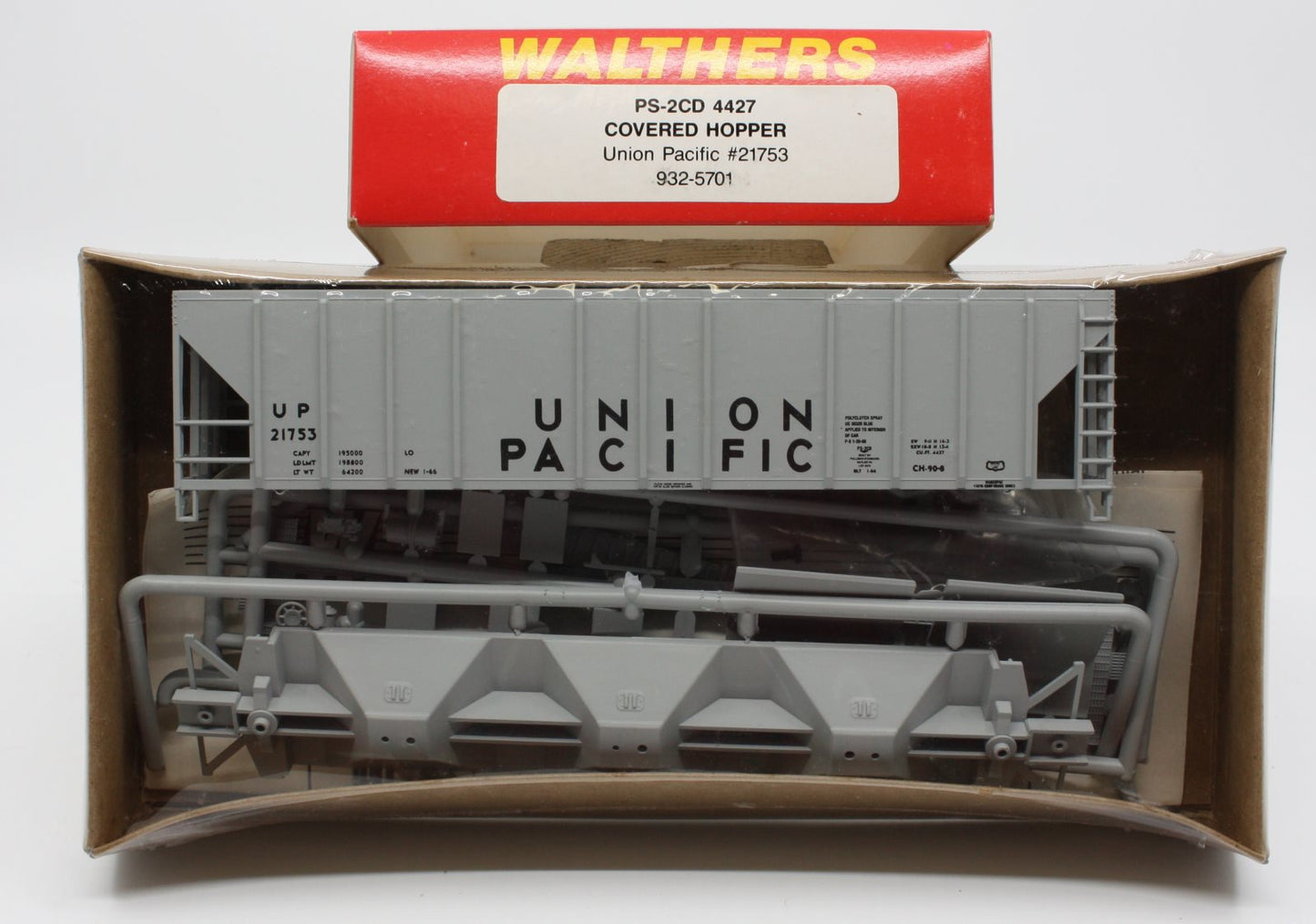 Walthers 932-5701 HO Union Pacific PS-2CD 4427 Covered Hopper Kit #21753