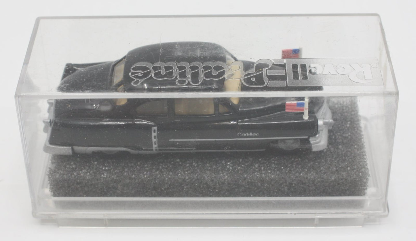 Praline 83408 HO '54 Caddy Limousine with Flags Limited Edition