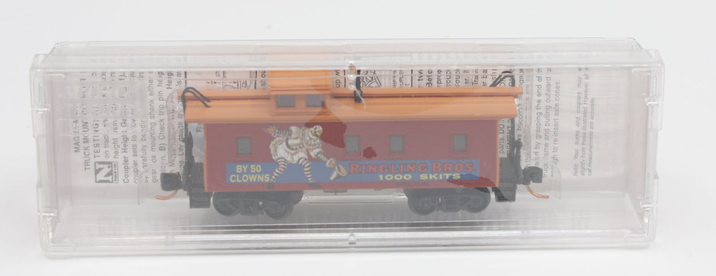 Micro-Trains 05100270 N Ringling Bros. & Barnum & Bailey 34' Wood Caboose #32151