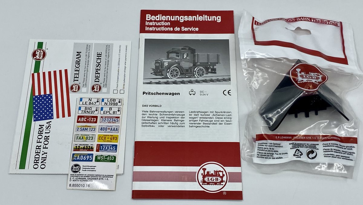 LGB 21680 Seasons Greeting-Santa's Truck Co. Snow Plow Vehicle