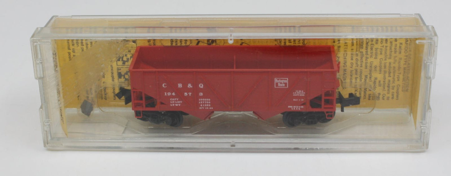 Kadee 57021 MicroTrains 57021 N Scale Twin Hopper CB & Q