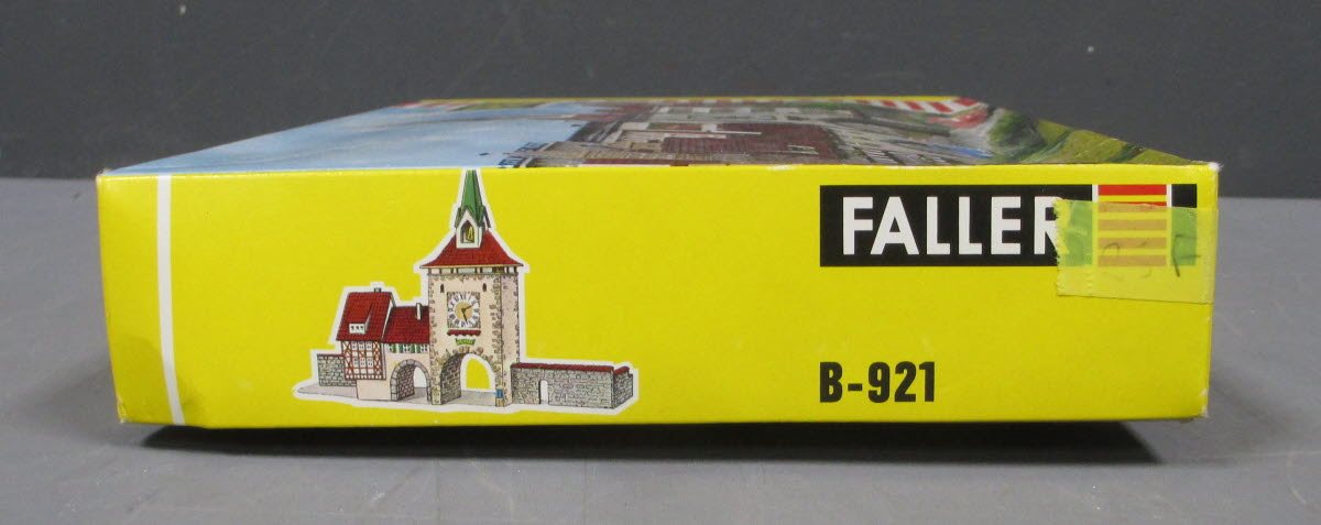 Faller B-921 HO Scale City Gate Building Kit
