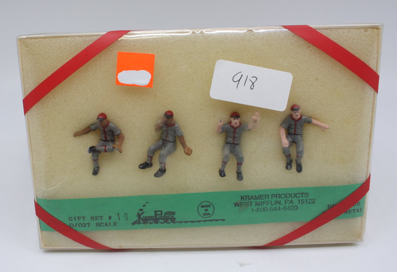 Kramer 19 O Scale Gift Set Sitting Baseball Player Figures