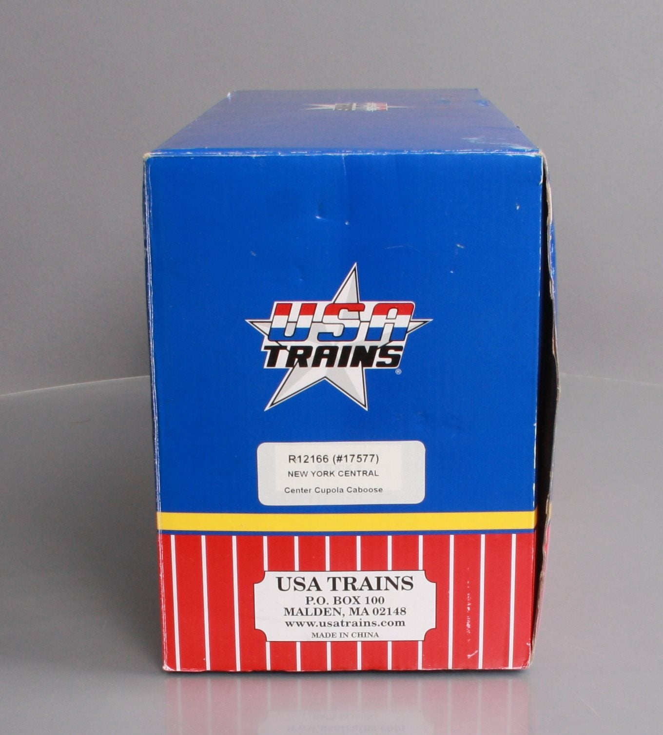 USA Trains R12166 G NYC Center-Cupola Steel Caboose with Lights #17577