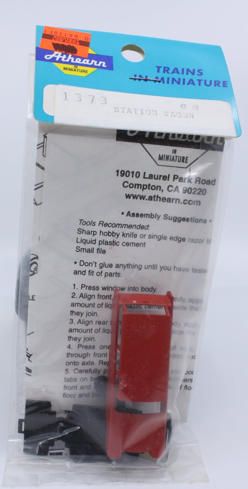 Athearn 1373 HO Red Station Wagon Kit
