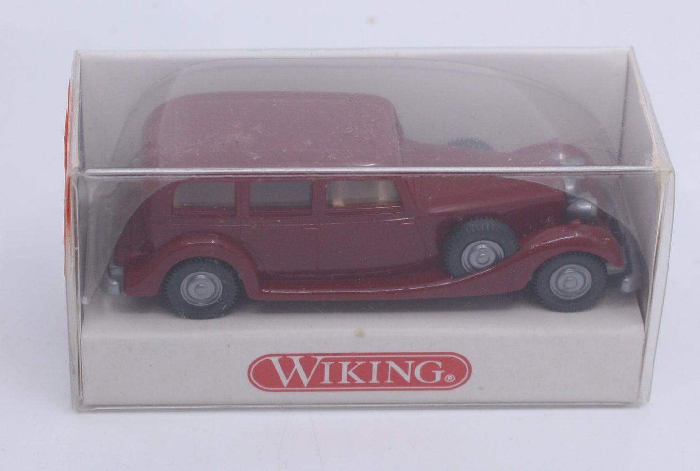 Wiking 825 1:87 Red 1937 Horch 850