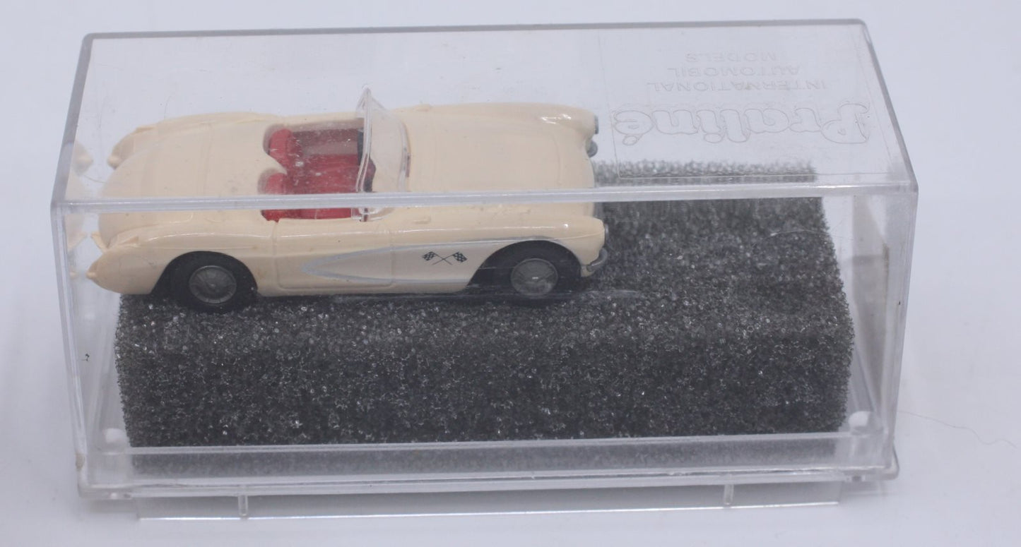 Praline 5402 HO Cream/Off White Chevrolette Corvette