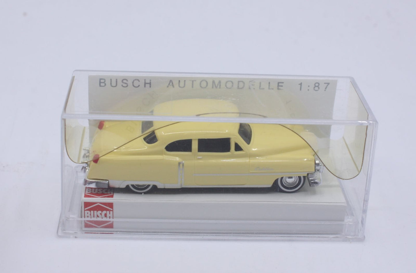 Busch 43416 HO Soft Yellow Cadillac 52'''' Limousine