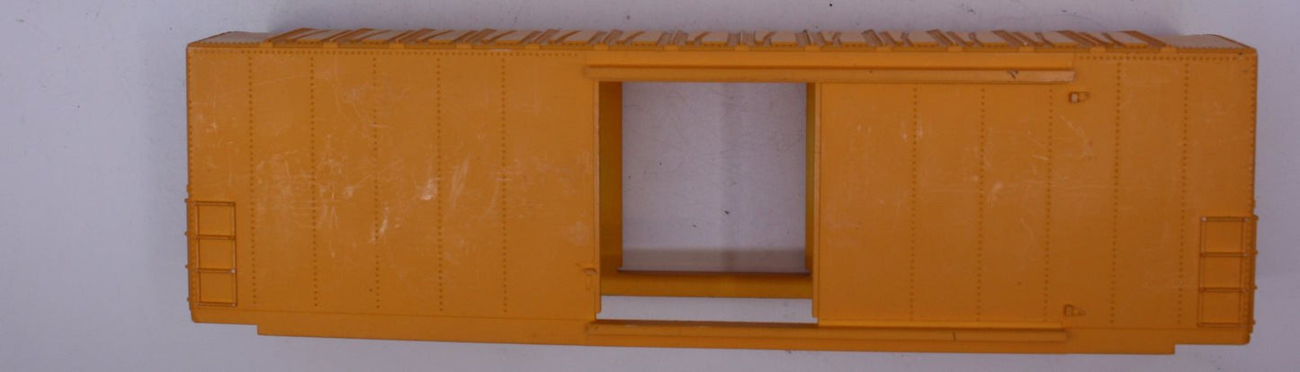 Acme 2200-5X3 Yellow Boxcar Shell Damaged