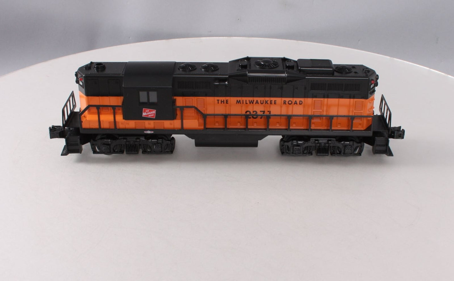 Williams 21512 Milwaukee Road GP-9 Dummy Diesel Locomotive #2371
