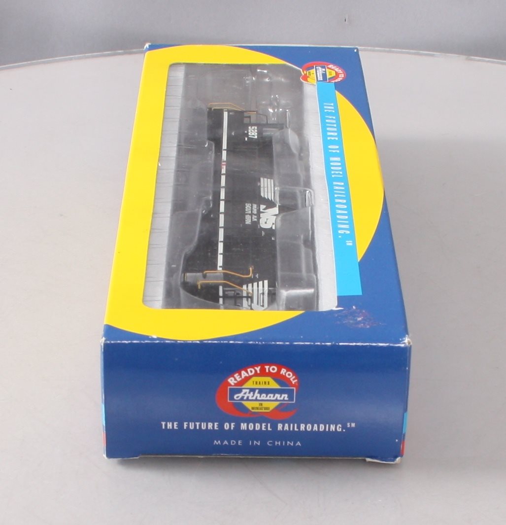 Athearn 80183 HO Scale Norfolk Southern GP38-2 Diesel Locomotive #5287