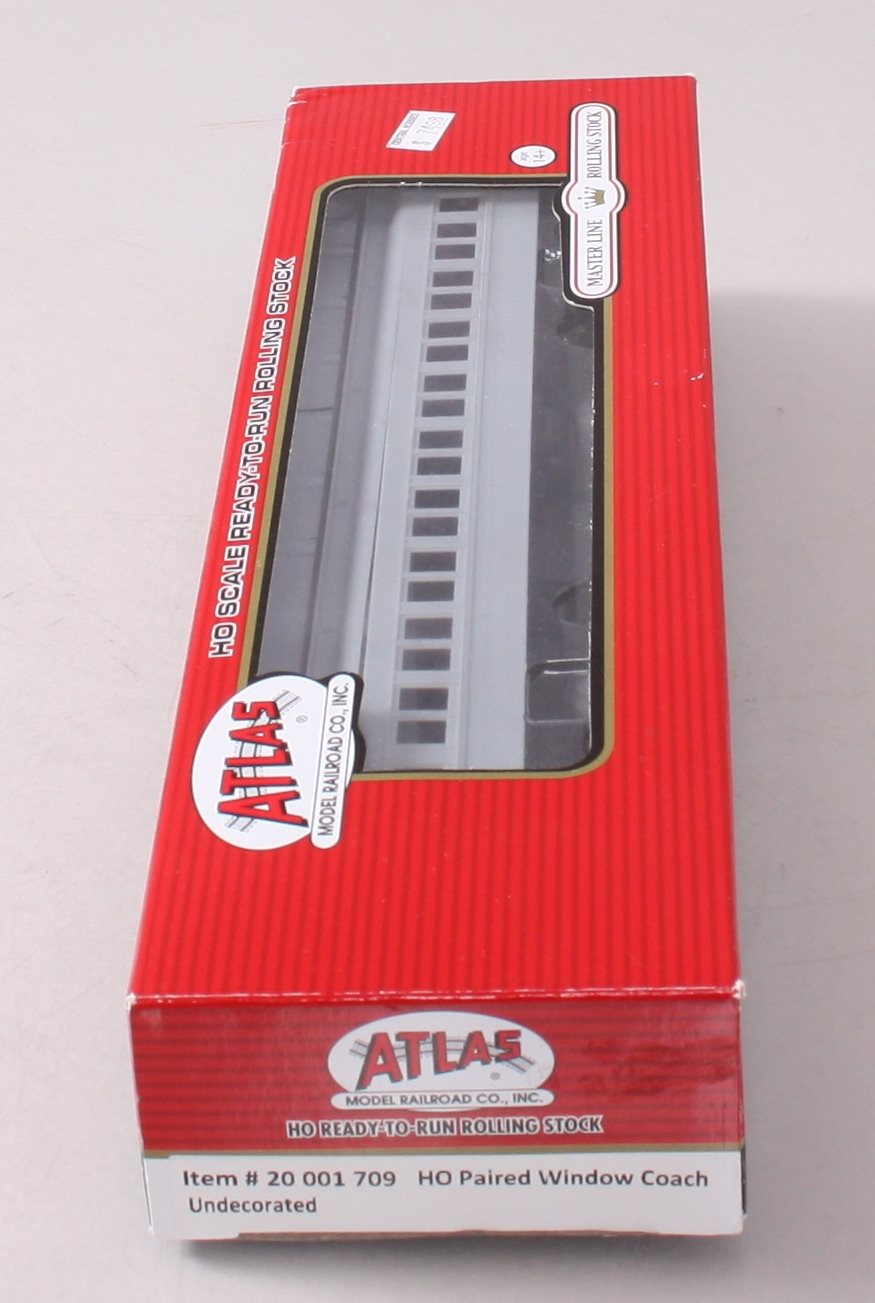 Atlas 20001709 HO Undecorated Paired Window Heavyweight Coach